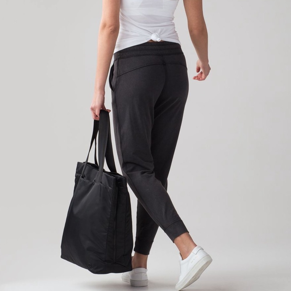 Lululemon Loop Back Jogger in Acid Rubber Dye Black